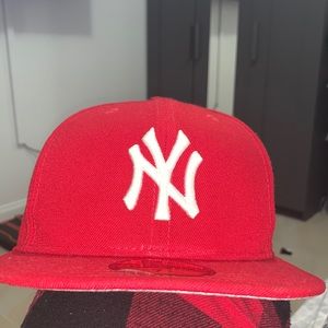 a 59FIFTY Yankees hat